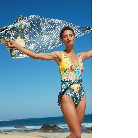 Johnny Was BLACK DREAMER Reversible 65 x 70 Beach Towel Flower Blanket Bag NEW - Picture 5 of 9